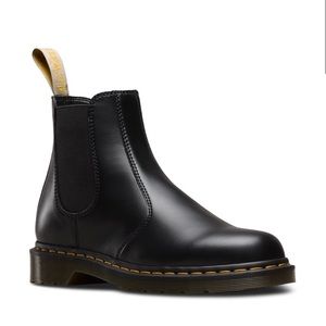 Dr. Martens Vegan Leather 2976 Black Felix, sz 6